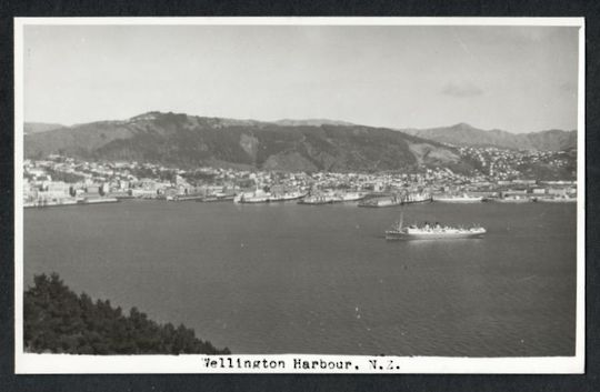 WELLINGTON HARBOUR Real Photograph by N S Seaward. - 47721 - Postcard